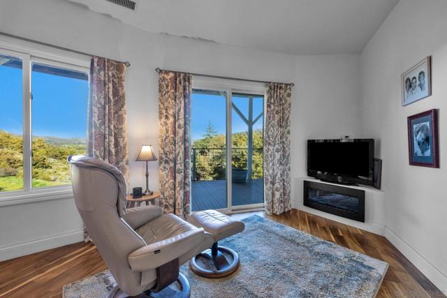 4667 Luneta View Rd, Julian CA: https://media.crmls.org/mediaz/524470f4-d20b-4e47-a157-856f4170ef42.jpg