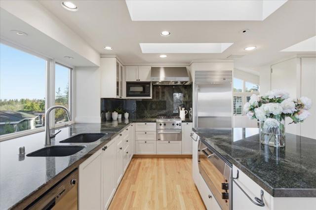 920 Oxford Drive, Los Altos CA: https://media.crmls.org/mediaz/5245a143-c2cc-4463-ba51-d833c5c95cb8.jpg