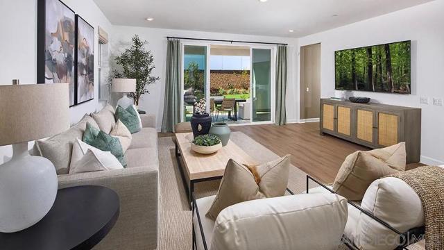 125 Mellano Way, Oceanside CA: https://media.crmls.org/mediaz/5245d94b-49a4-459e-91a2-04f2c709efd2.jpg