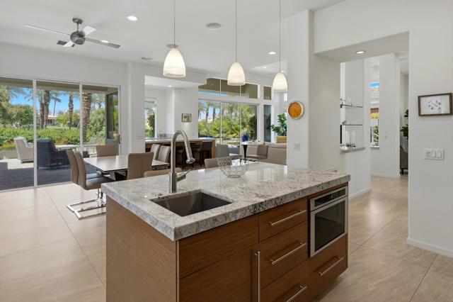 469 White Horse Trail, Palm Desert, CA 92211