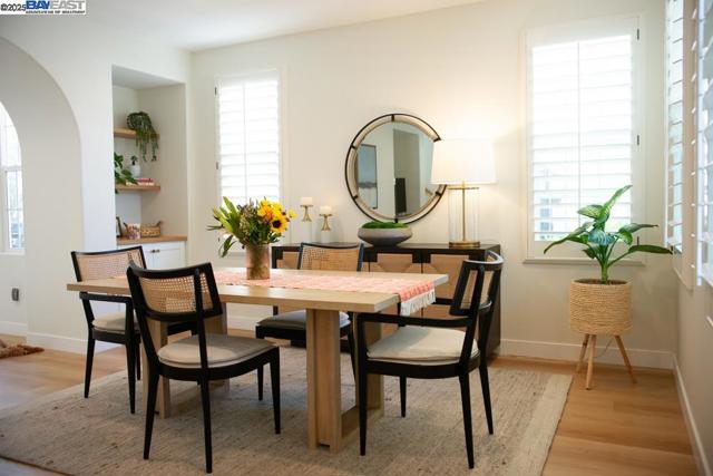 4719 Malayan, San Ramon CA: https://media.crmls.org/mediaz/52468dc1-1b17-466f-87a1-6ee82a8d2471.jpg