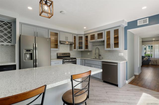 10840 Macouba Pl, San Diego CA: https://media.crmls.org/mediaz/5246ab22-99d5-46f9-bc08-b1ad3c5aae70.jpg