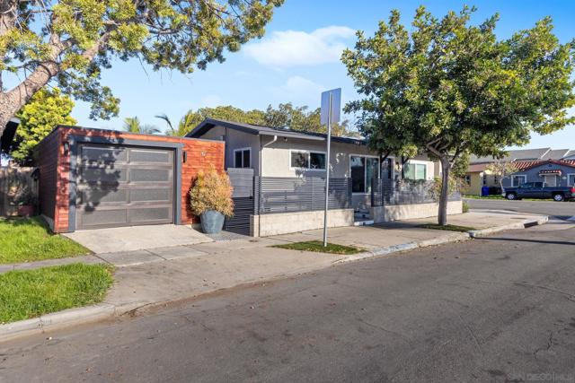 4407 Bancroft St, San Diego CA: https://media.crmls.org/mediaz/5246f760-a1e2-442a-aa94-d5e876cd8db5.jpg