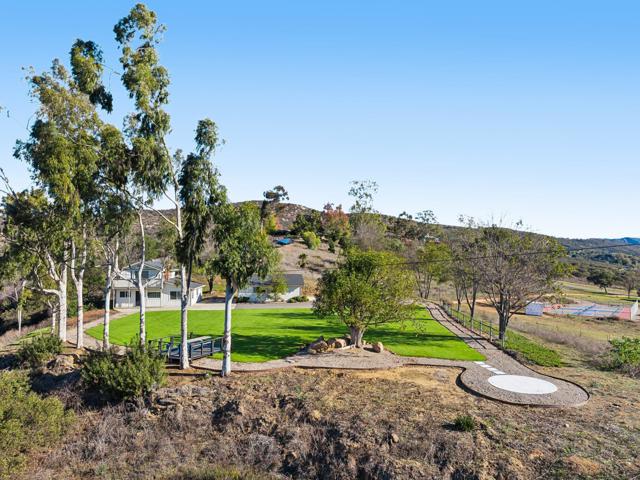 26086 Bear Valley Heights Road, Escondido CA: https://media.crmls.org/mediaz/524719e8-0172-43f9-b49d-3f3a2f5ecaf2.jpg