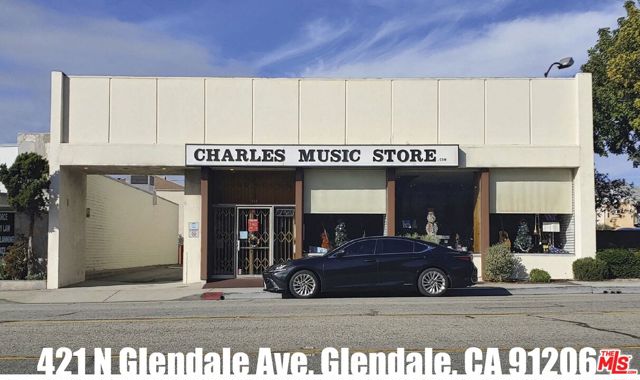 421 North GLENDALE Avenue photo 1