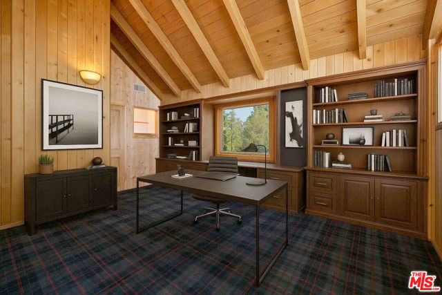 15401 Mulholland Drive, Los Angeles CA: https://media.crmls.org/mediaz/52477625-8961-485d-9f80-eb7db4db5ecc.jpg