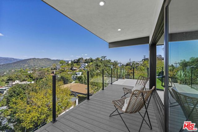 7308 Pacific View Drive, Los Angeles CA: https://media.crmls.org/mediaz/52478be7-fe7a-4bd1-951a-0055723671b3.jpg