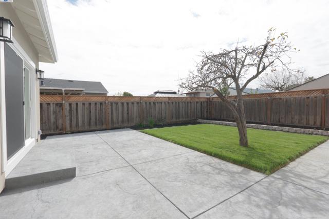 Image 22 of 45 For 43425 Fremont Blvd