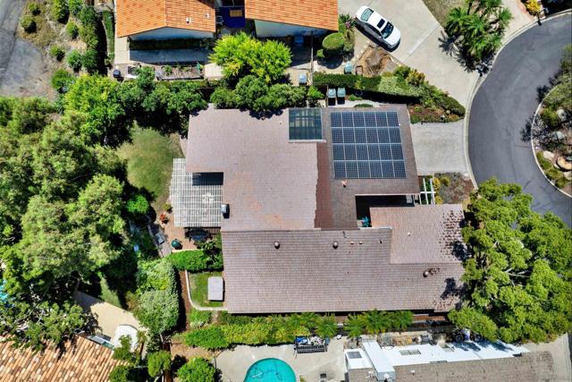 17233 Cuvee Ct, Poway CA: https://media.crmls.org/mediaz/5248f2cb-3e98-4bc4-a348-275de9ea4402.jpg