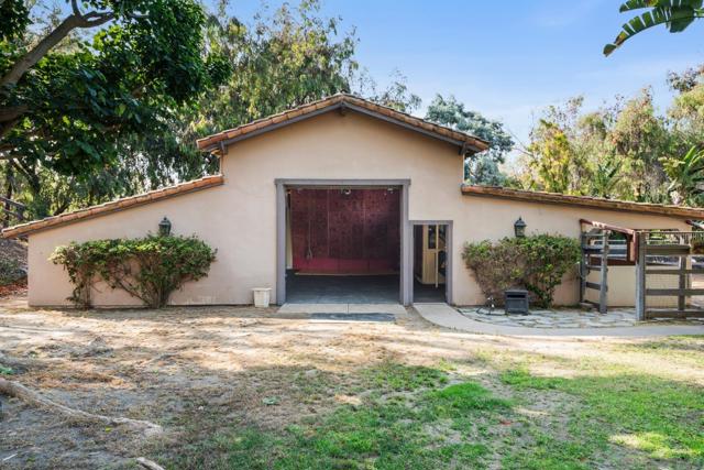 16356 Rambla De Las Flores, Rancho Santa Fe CA: https://media.crmls.org/mediaz/52490cd6-f8ec-407b-b4e2-0decc4cc35fa.jpg