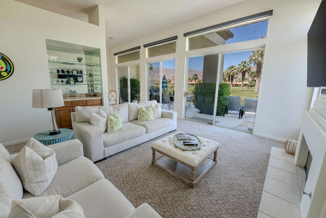 55235 Laurel, La Quinta CA: https://media.crmls.org/mediaz/52491b09-d93e-457c-8a62-26605ac5295e.jpg