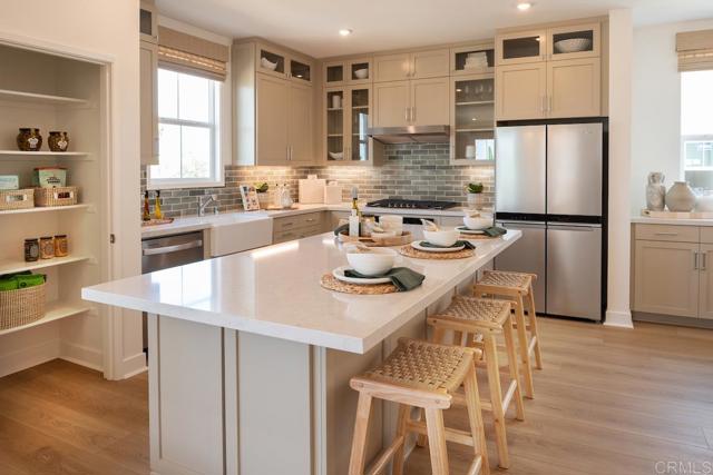 Detail Gallery Image 3 of 21 For 512 Avenida Centro #114,  Chula Vista,  CA 91910 - 3 Beds | 2/2 Baths