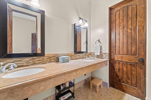 12220 Heritage Way, Gilroy CA: https://media.crmls.org/mediaz/524a4f6d-da11-4d12-b5bb-51e131dbe22a.jpg