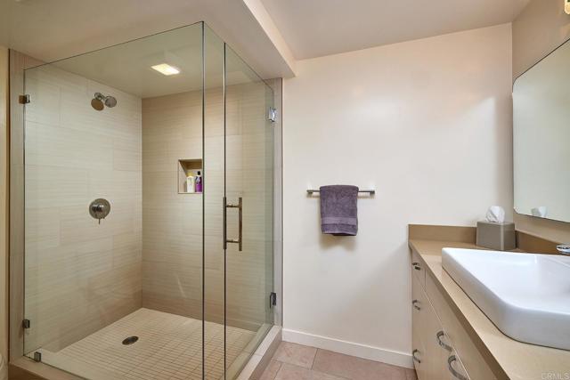 561 S Sierra Avenue, Solana Beach CA: https://media.crmls.org/mediaz/524a5ceb-f576-4f6c-8cb9-2ad4a797501d.jpg