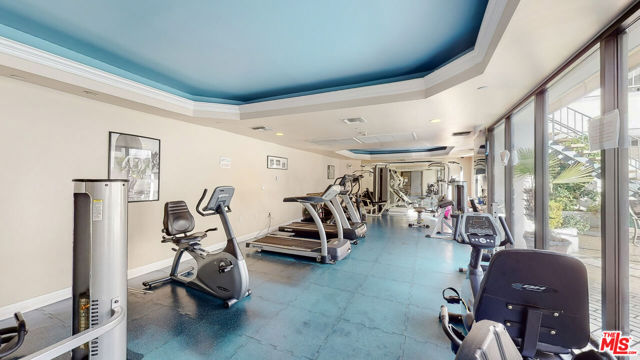 10660 WILSHIRE Boulevard, Los Angeles CA: https://media.crmls.org/mediaz/524a9213-904b-4935-976a-0dea39858201.jpg