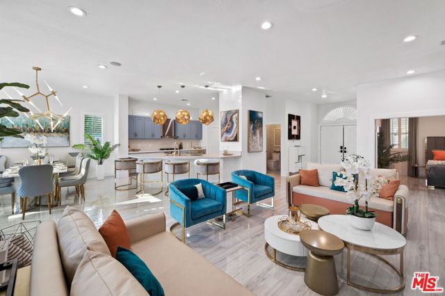 1083 E Circulo San Sorrento Road, Palm Springs CA: https://media.crmls.org/mediaz/524bc09f-a667-41ef-8ca1-44a080325c6a.jpg