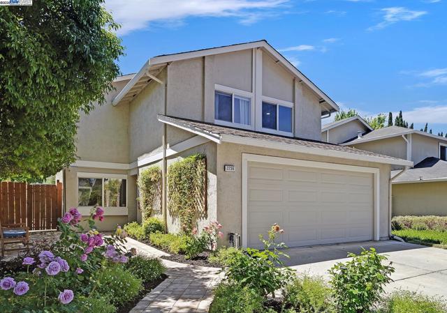 2236 Oakland Ave, Pleasanton CA: https://media.crmls.org/mediaz/524bfb61-5f03-4e86-b43e-a87e187b3752.jpg