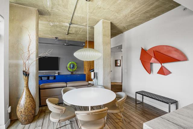 3740 Park Blvd, San Diego CA: https://media.crmls.org/mediaz/524c1784-19d9-484d-8440-cf889b60326d.jpg