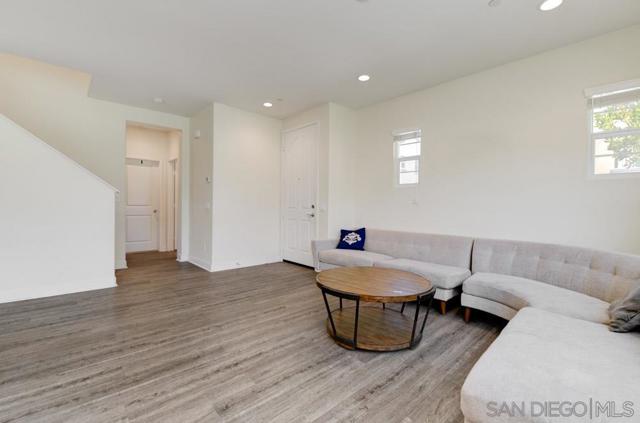 4314 Star Path Way, Oceanside CA: https://media.crmls.org/mediaz/524c287b-d850-4814-8e65-e6a8e1078721.jpg