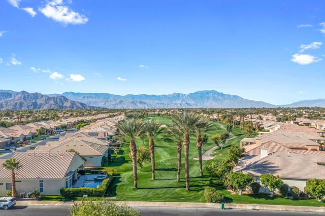 44660 S Heritage Palms Drive, Indio CA: https://media.crmls.org/mediaz/524d6db4-51c4-4fae-90cd-7f2a77fdf362.jpg