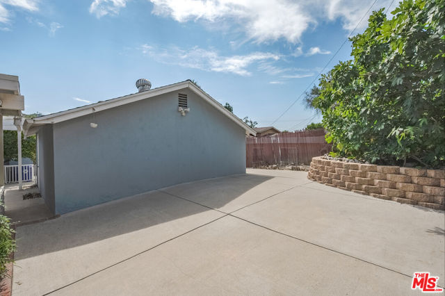3141 Fairmount Avenue, La Crescenta CA: https://media.crmls.org/mediaz/524d801d-07f6-4aeb-b9c1-bb5f6e2893ff.jpg