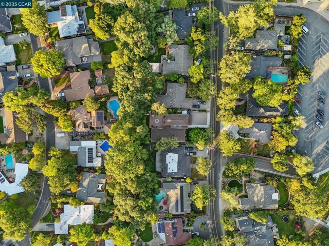 1836 Newell Ave, Walnut Creek CA: https://media.crmls.org/mediaz/524dcc1e-32f7-4127-b5ff-9551293c3652.jpg