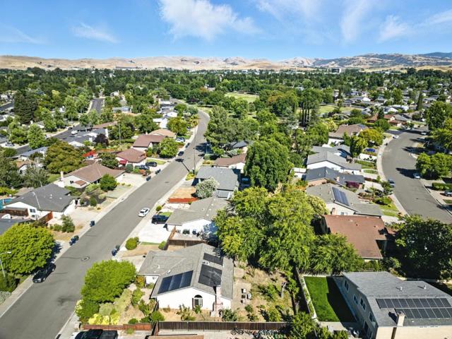 5241 Felicia Avenue, Livermore CA: https://media.crmls.org/mediaz/524e4c1b-98ac-47ff-bf58-2d2634d54d77.jpg