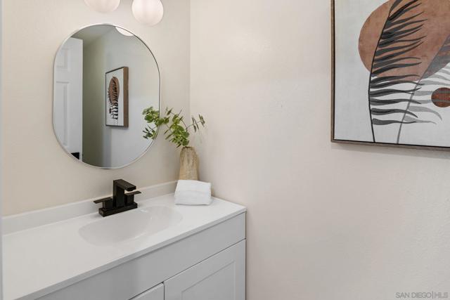 9471 Compass Point Dr S, San Diego CA: https://media.crmls.org/mediaz/524f2a26-800a-460a-ad21-27daddf97160.jpg
