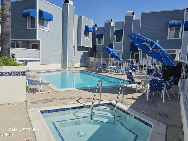 3075 Foothill Boulevard, La Crescenta CA: https://media.crmls.org/mediaz/524fa68a-0ac4-4cdc-bb0d-1eb5a5f3e427.jpg