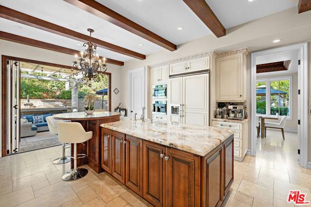 2428 Oak Canyon Place, Escondido CA: https://media.crmls.org/mediaz/525011a4-9505-4ab3-8822-0cc519d2385a.jpg