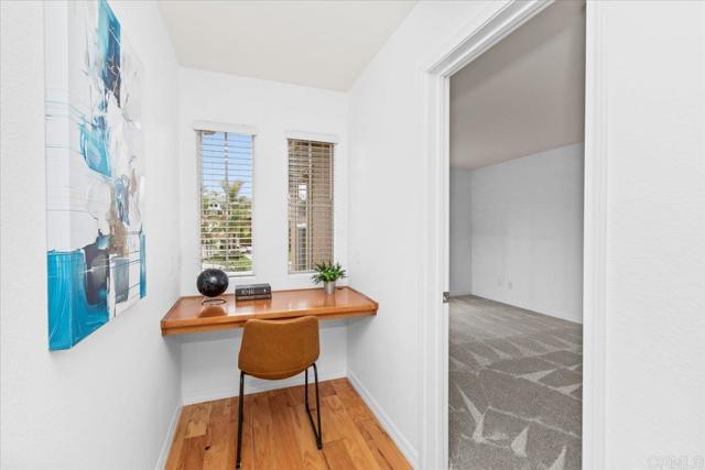 320 Crownview Ct, San Marcos CA: https://media.crmls.org/mediaz/5250426f-3e21-4ac3-92b1-9ab3c9a55281.jpg