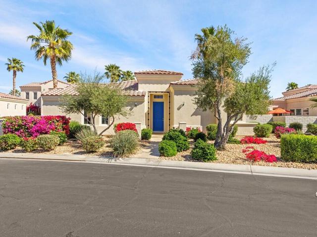 80872 Calle Azul, La Quinta CA: https://media.crmls.org/mediaz/52509df0-fd7d-42c1-b607-0d1d329d8ded.jpg