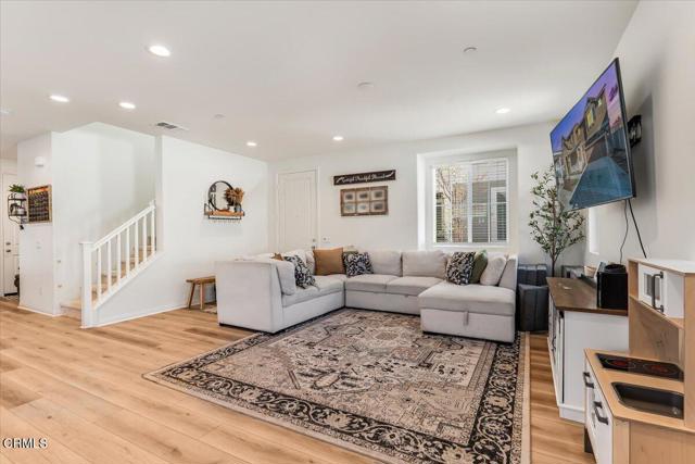 Detail Gallery Image 15 of 49 For 347 Hydrangea St St, Fillmore,  CA 93015 - 4 Beds | 2/1 Baths