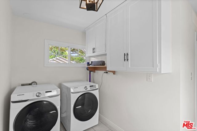 2500 Armour Lane, Redondo Beach, California 90278, 3 Bedrooms Bedrooms, 0 ,2 BathroomsBathrooms,Residential,For Sale,Armour,0,26853721