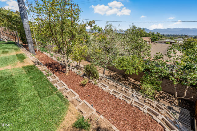 308 Calle Converse, Camarillo CA: https://media.crmls.org/mediaz/52527c43-0921-4b62-be8b-ae9137a180f0.jpg