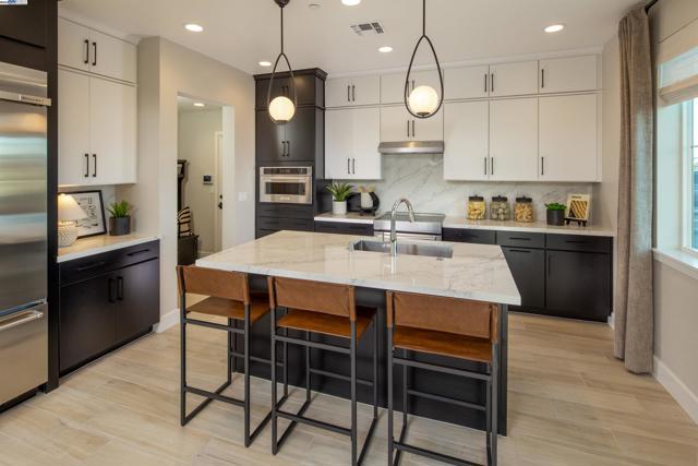 119 Compass Drive, Napa CA: https://media.crmls.org/mediaz/52535fe0-2273-41ba-88a9-20491555d554.jpg