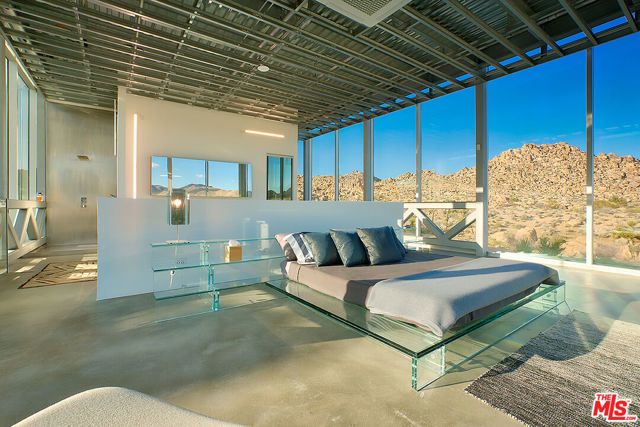 8198 Uphill Road, Joshua Tree CA: https://media.crmls.org/mediaz/5253cc6d-e752-4d94-9a87-d41367274e0d.jpg