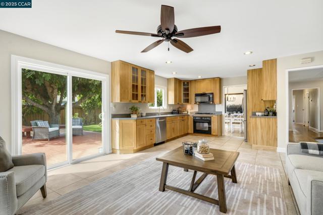 1786 Klier Drive, Concord CA: https://media.crmls.org/mediaz/52542c11-4721-4e1e-b798-4a485254da48.jpg
