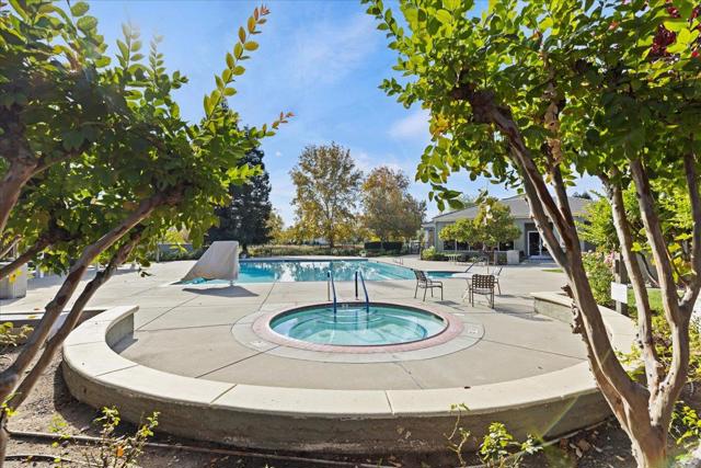 490 Chesapeake Terrace, Brentwood CA: https://media.crmls.org/mediaz/52548479-c0a6-4f0d-98f4-eb05f203b2b4.jpg