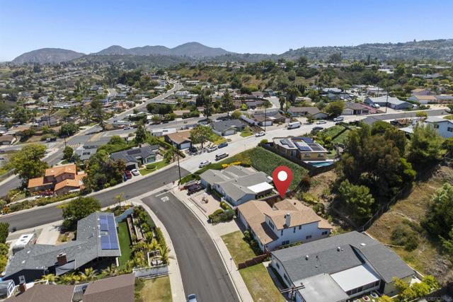 5273 Lewison Pl, San Diego CA: https://media.crmls.org/mediaz/52549157-b9ac-472a-b76c-70edaad92559.jpg
