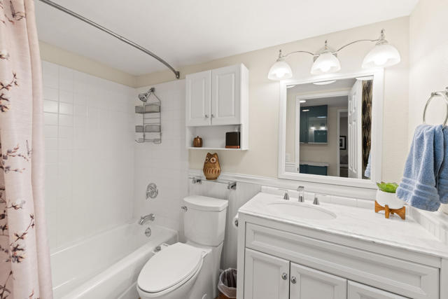 44079 Elba Court, Palm Desert CA: https://media.crmls.org/mediaz/5254b935-afe3-4310-b497-2119de7302e2.jpg