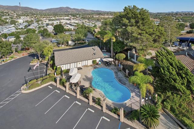 Detail Gallery Image 34 of 36 For 737 Nob Cir, Vista,  CA 92084 - 2 Beds | 2 Baths