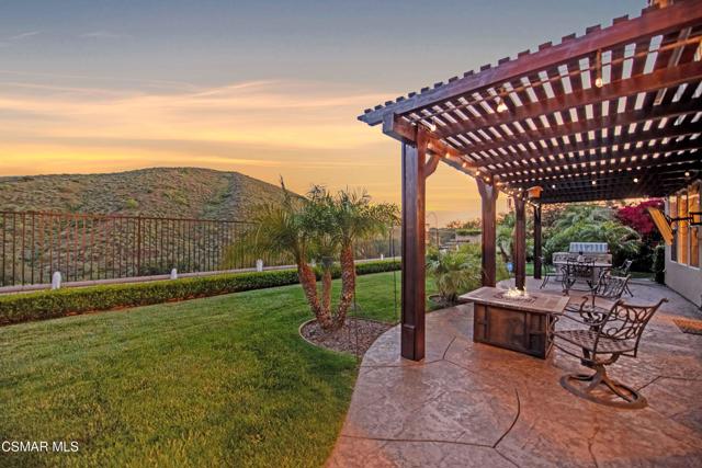 3194 Sunset Hills Boulevard, Thousand Oaks CA: https://media.crmls.org/mediaz/5255dfbc-0708-46f0-a2d4-ee4d23ae9c3a.jpg