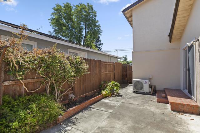 1128 Verona Ave, Livermore CA: https://media.crmls.org/mediaz/525605c1-9f99-4303-8984-762704bc83c6.jpg