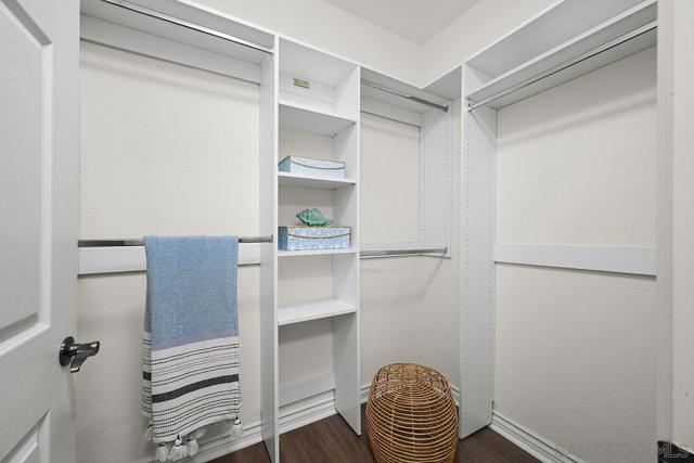 4165 Executive Dr, La Jolla CA: https://media.crmls.org/mediaz/52563d6b-4cff-4e00-ac38-9eda7ed194e1.jpg