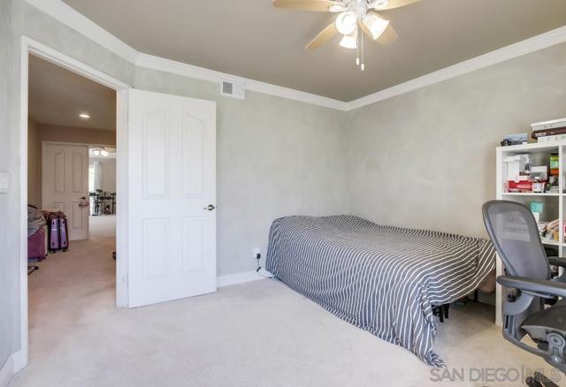 5159 Renaissance Ave, San Diego CA: https://media.crmls.org/mediaz/52565882-baa1-4d6e-a8e8-718ea1e4b396.jpg
