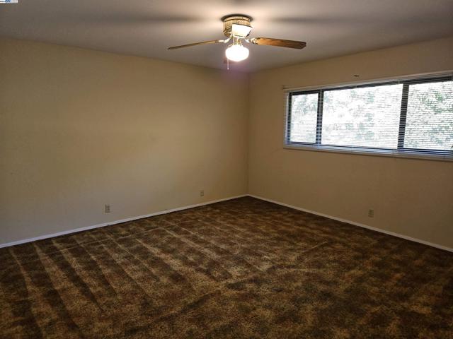 29625 Palomares Rd, Castro Valley CA: https://media.crmls.org/mediaz/5256b5a7-6c26-4627-ad1e-410baec2d033.jpg