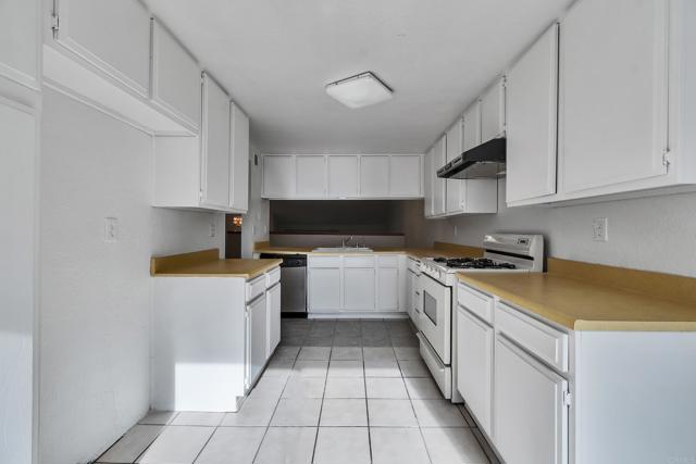 Detail Gallery Image 15 of 38 For 2211 Calle Jalapa #109,  West Covina,  CA 91792 - 3 Beds | 3 Baths