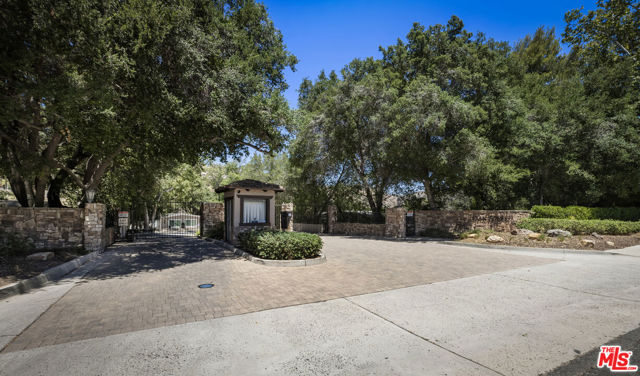 54 Robin Hood Place photo 42