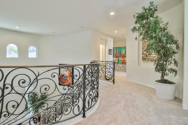 2589 Featherwood Street, Westlake Village CA: https://media.crmls.org/mediaz/5257ef33-be70-4e27-ac8a-1ec868fad68d.jpg